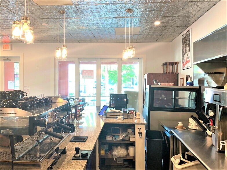More Photos Of 300 Ash St, Fernandina Beach Storefront Retail Residential For Sale