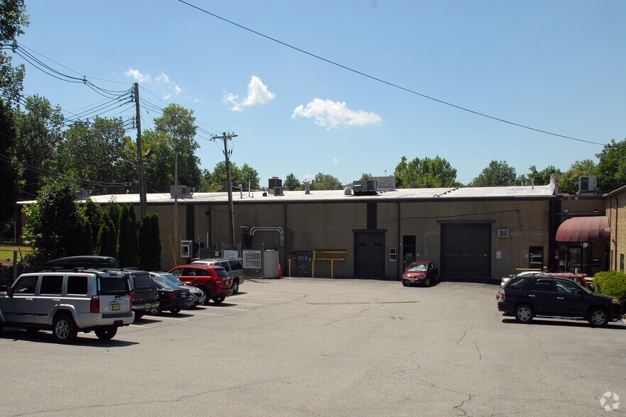 More Photos Of 158 W Clinton St, Dover Warehouse For Lease
