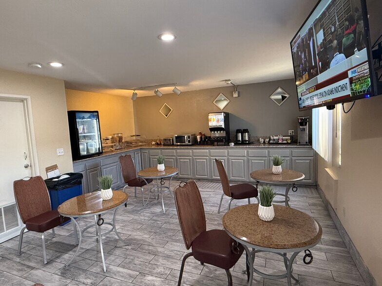 More Photos Of 730 N Palora Ave, Yuba City Hotel For Sale