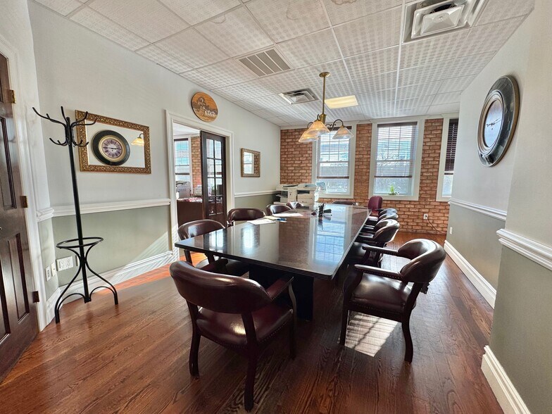 More Photos Of 2600-2610 Pettit Ave, Bellmore Storefront Retail Office For Sale