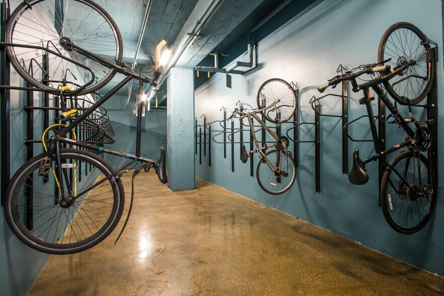 More Photos Of 30 E Adams St, Chicago Apartments For Lease