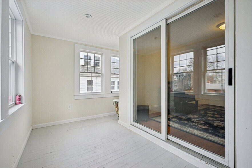 More Photos Of 327 Central St, Saugus Office For Sale