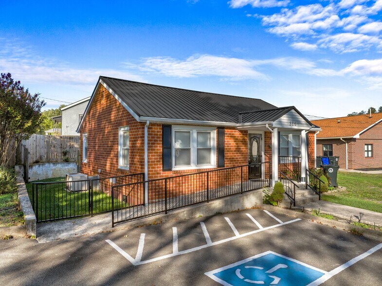 More Photos Of 316 Beech St, Morristown Office For Sale