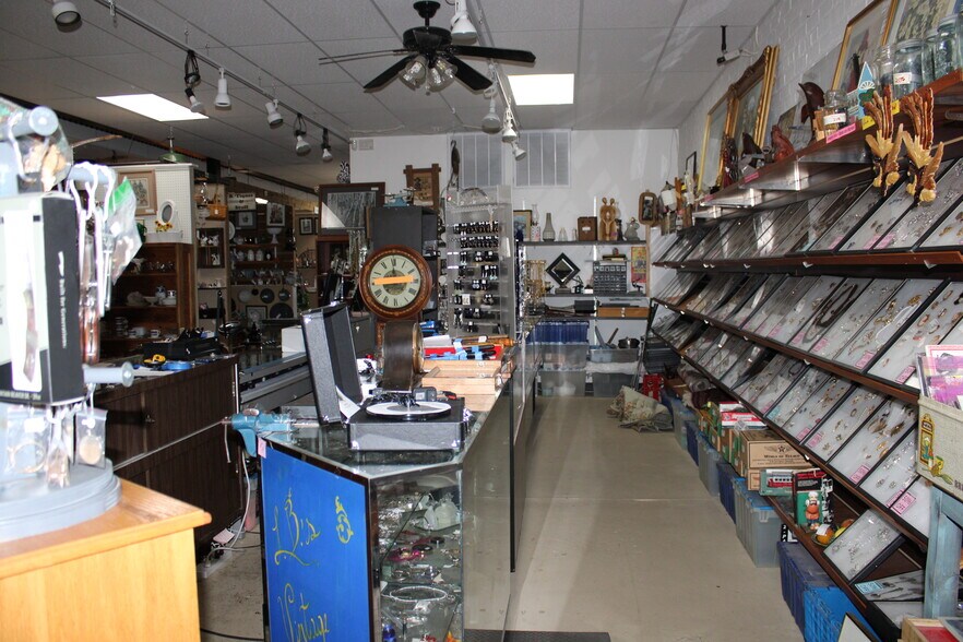 More Photos Of 120 Raleigh St, Fuquay-Varina Storefront For Sale
