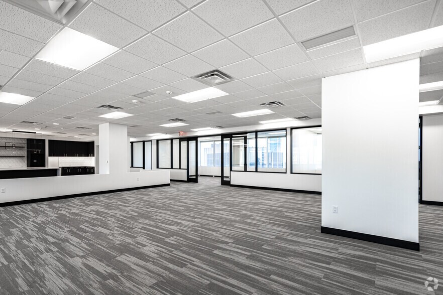 More Photos Of 500 W 7th St, Fort Worth Office For Sale