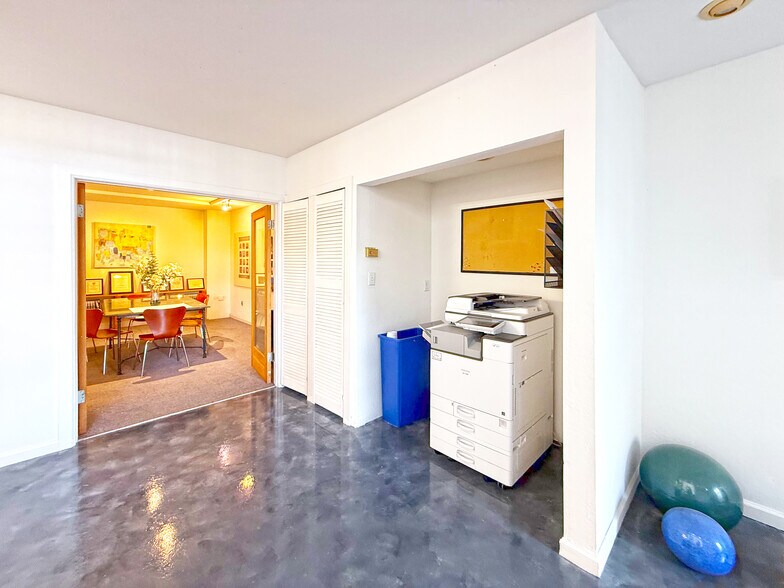 More Photos Of 801 Camelia St, Berkeley Manufacturing For Lease