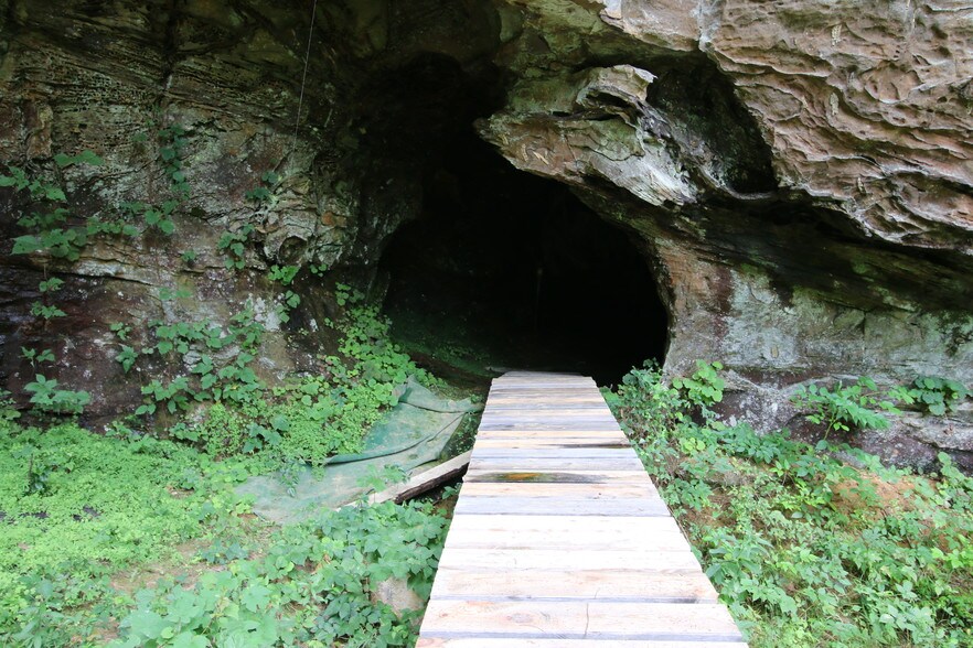 More Photos Of 11251 Highway 90, Parkers Lake Hotel For Sale