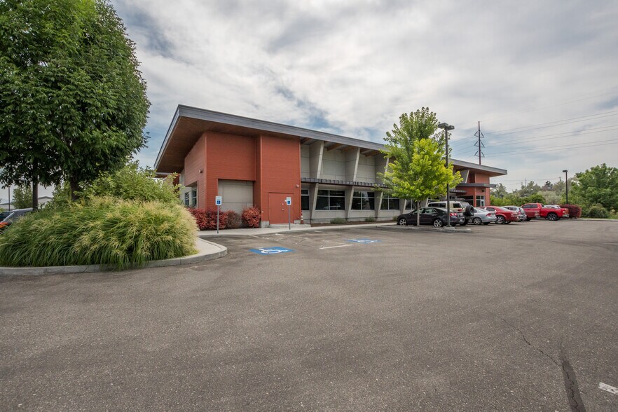 More Photos Of 201 N Maple Grove Rd, Boise Office For Lease