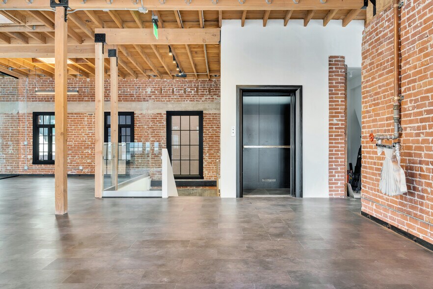 More Photos Of 400-412 Wilshire Blvd, Santa Monica Loft Creative Space For Lease