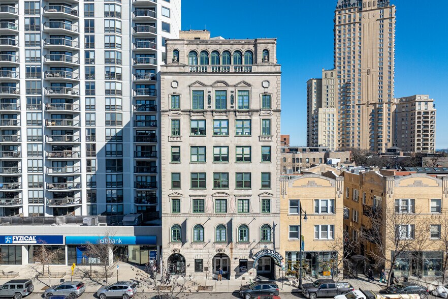 More Photos Of 2551 N Clark St, Chicago Medical For Lease