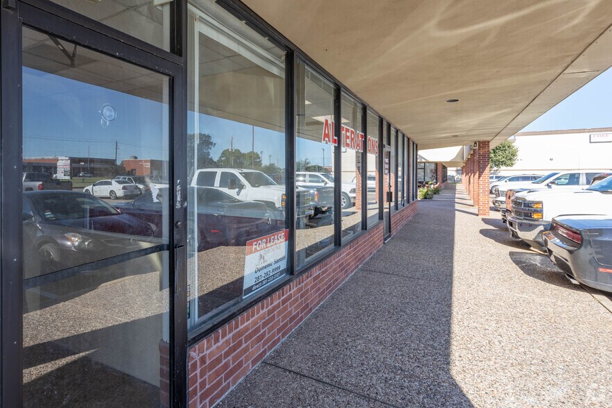 More Photos Of 1001 Fairmont Pky, Pasadena Unknown For Lease