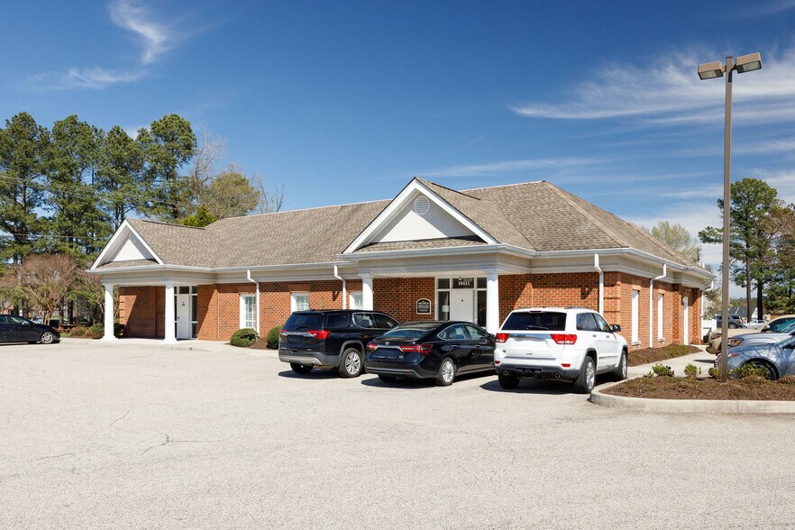 More Photos Of 10611 Greenyard Way, Chester Medical For Sale