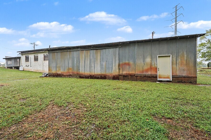 More Photos Of 427 W Gene Hairston St, Madison Auto Repair For Sale