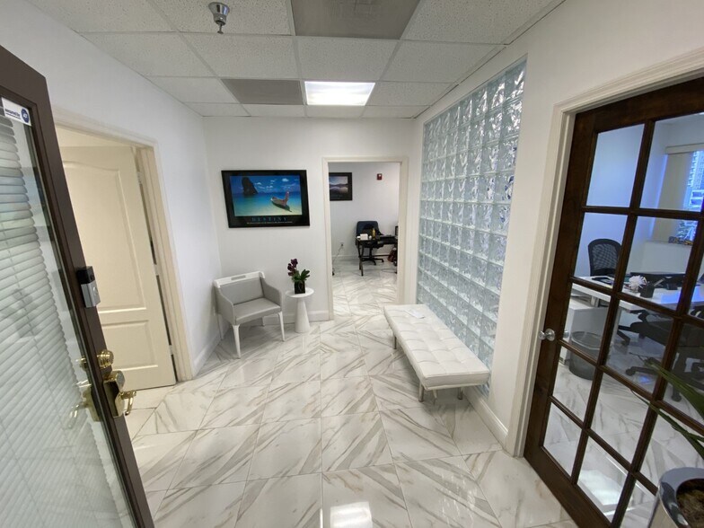 Primary Photo Of 1111 Kane Concourse, Bay Harbor Islands Loft Creative Space For Lease