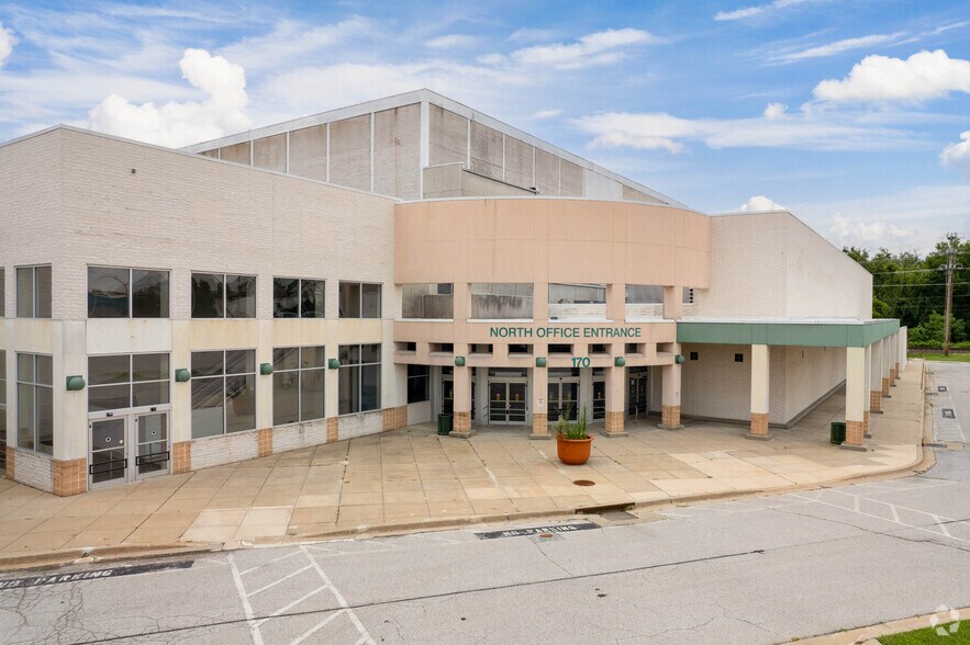 More Photos Of 130-170 W Ridgely Rd, Lutherville General Retail For Lease