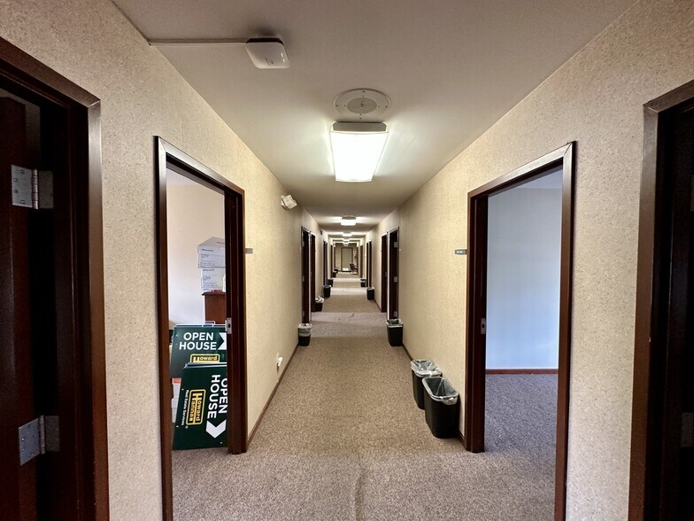 More Photos Of 4261 Morse Rd, Columbus Office For Sale