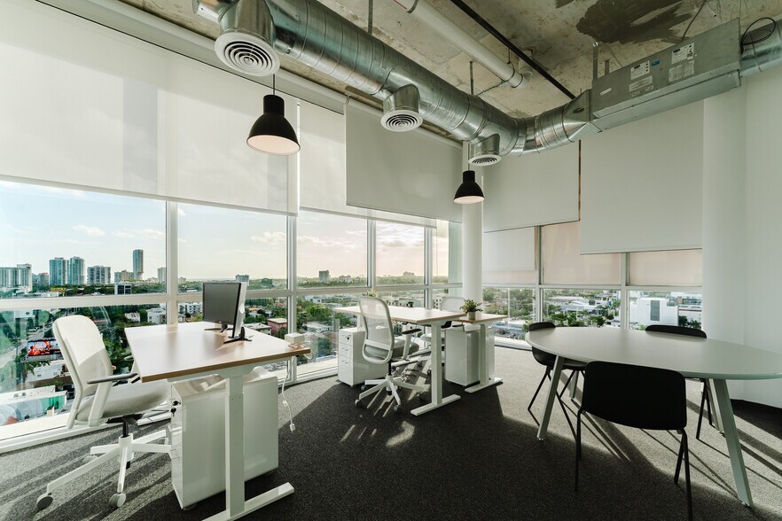 More Photos Of 420 SW 7th St, Miami Office For Lease