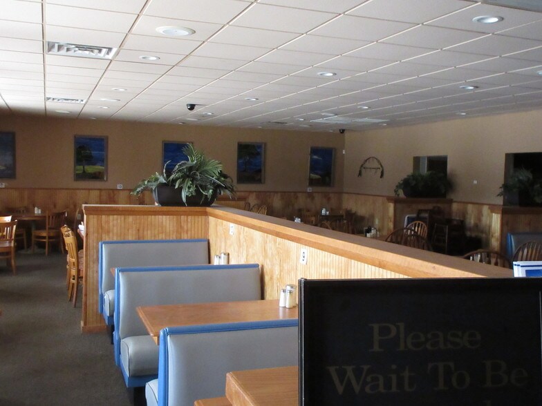 More Photos Of 209 E Walnut St, Tecumseh Restaurant For Sale