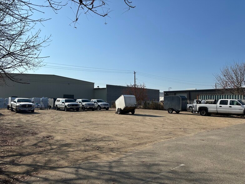 More Photos Of 4668 E Weathermaker Ave, Fresno Industrial For Sale
