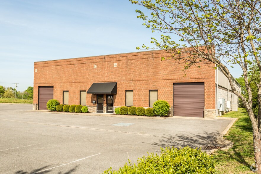 Primary Photo Of 103 Tennessee Way, Hendersonville Warehouse For Lease