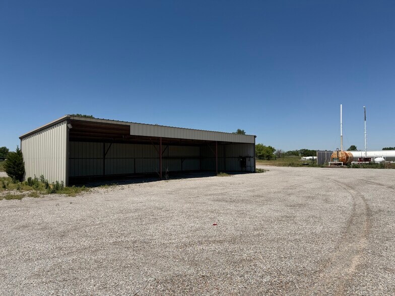More Photos Of 5328 E Market St, Enid Manufacturing For Sale