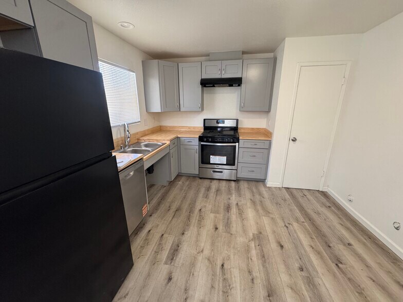 More Photos Of 518-524 E Avenue Q-12, Palmdale Apartments For Sale
