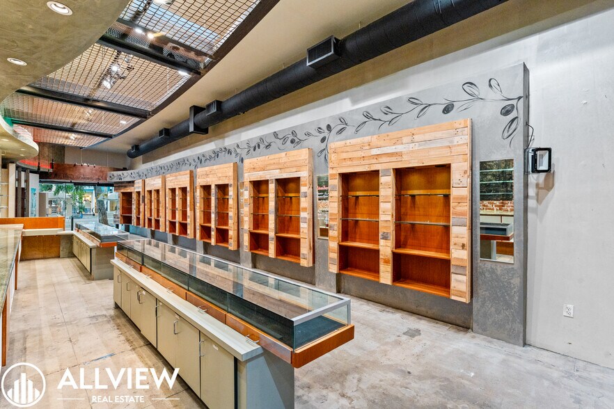 More Photos Of 263 Forest Ave, Laguna Beach Freestanding For Lease