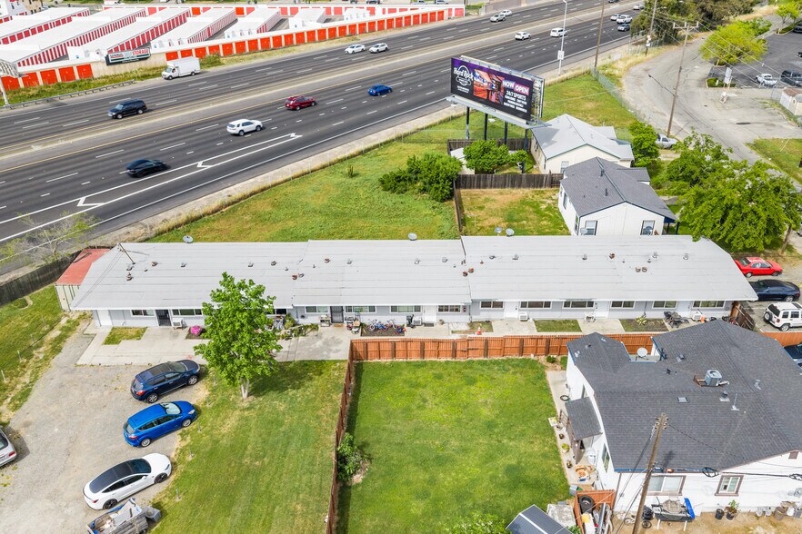 More Photos Of 2605 Albatross Way, Sacramento Apartments For Sale