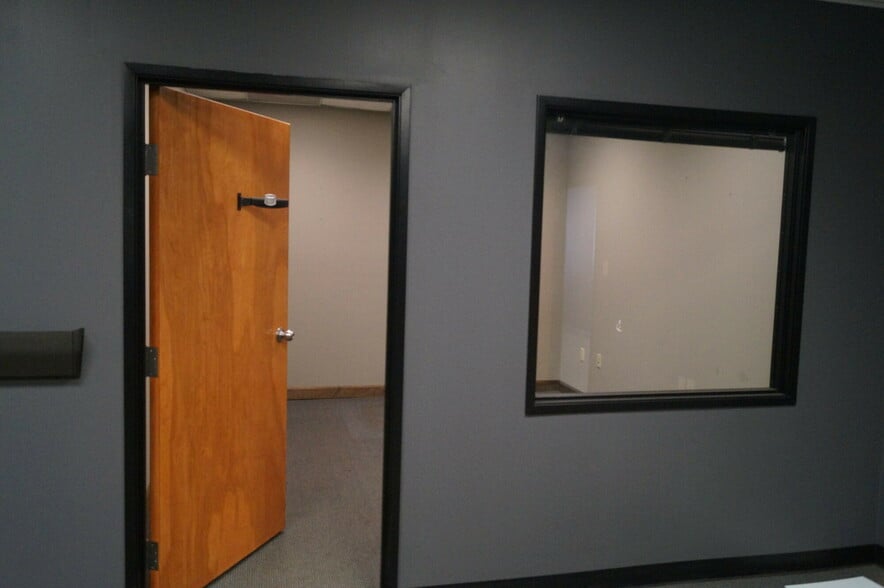 More Photos Of 1886 Gordon Hwy, Augusta Auto Dealership For Lease