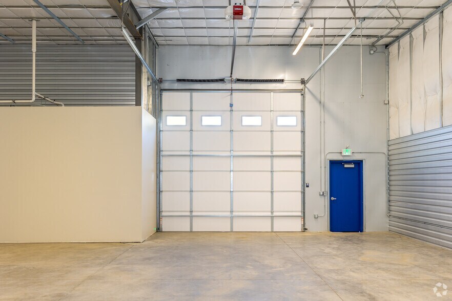 More Photos Of 4911 W 58th Ave, Arvada Warehouse For Lease