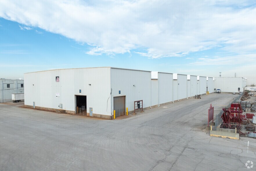 More Photos Of 8000 Hall St, Saint Louis Warehouse For Lease