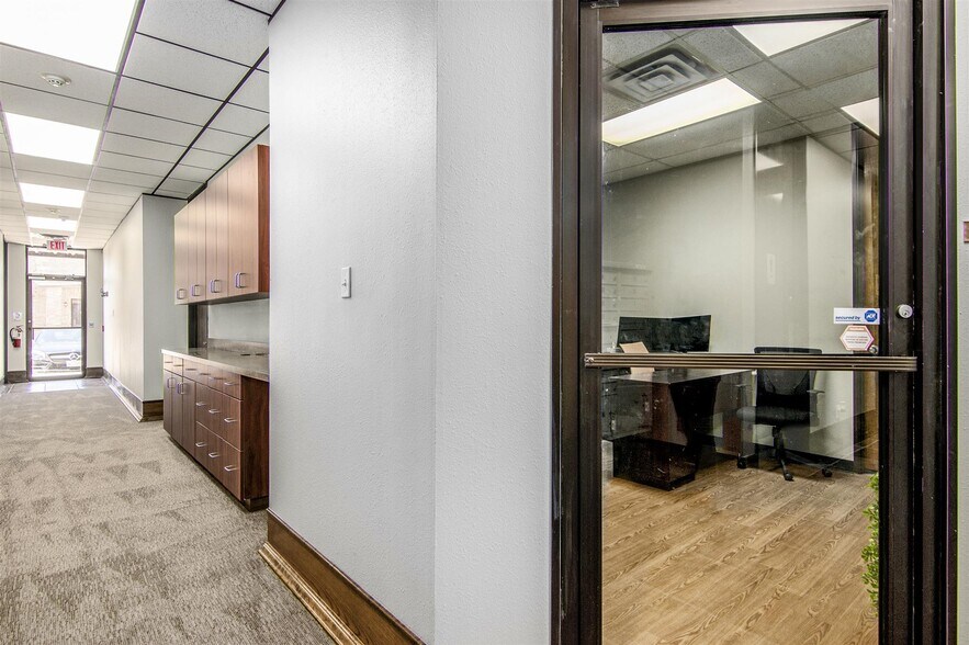 More Photos Of 601 Cien Rd, Kemah Unknown For Lease