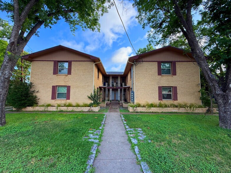 Primary Photo Of 307 W 4th St, Irving Apartments For Sale