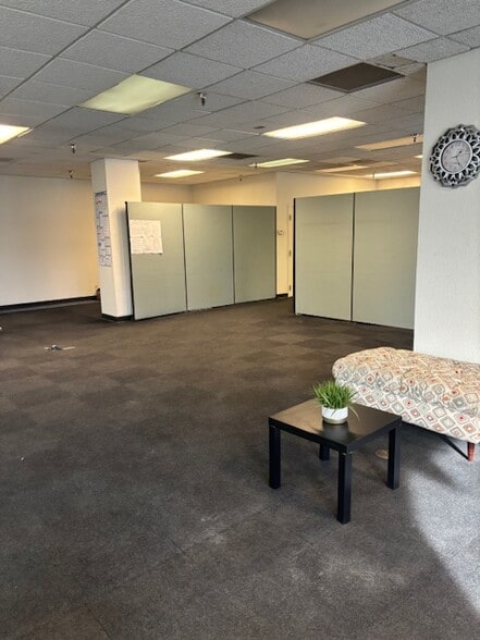 More Photos Of 700 Santa Anita Dr, Woodland Warehouse For Lease