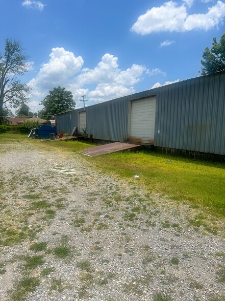 More Photos Of 520 N Vine St, North Little Rock Warehouse For Sale