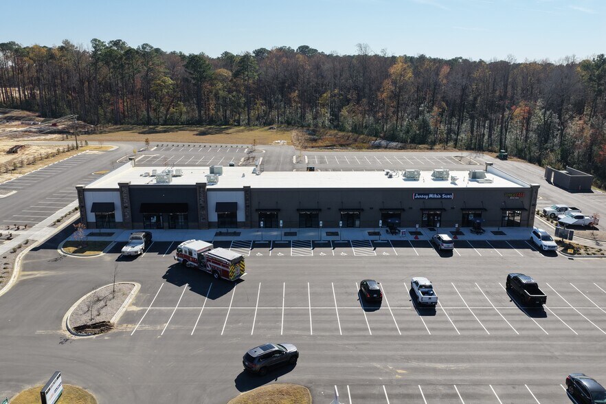 More Photos Of 5533 Corporation Drive, Hope Mills General Retail For Lease