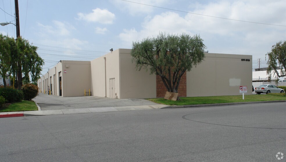 More Photos Of 15717-15733 Texaco Ave, Paramount Warehouse For Lease