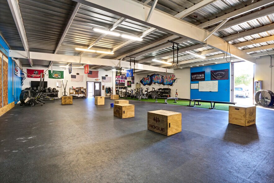 More Photos Of 1316 S 5th Ave, Wilmington Service For Sale