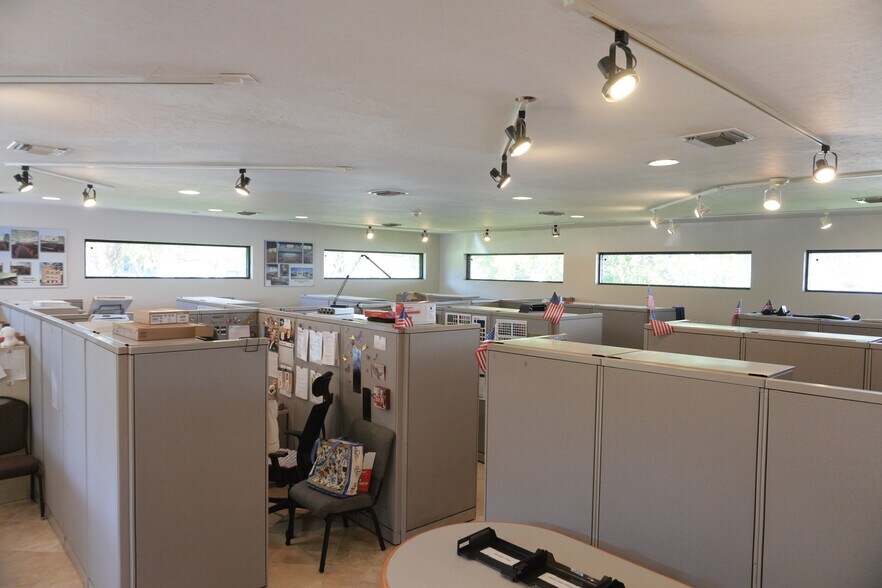 More Photos Of 1725 Barber Rd, Sarasota Office For Sale