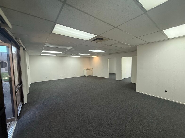 More Photos Of 5637 N Pershing Ave, Stockton Medical For Lease