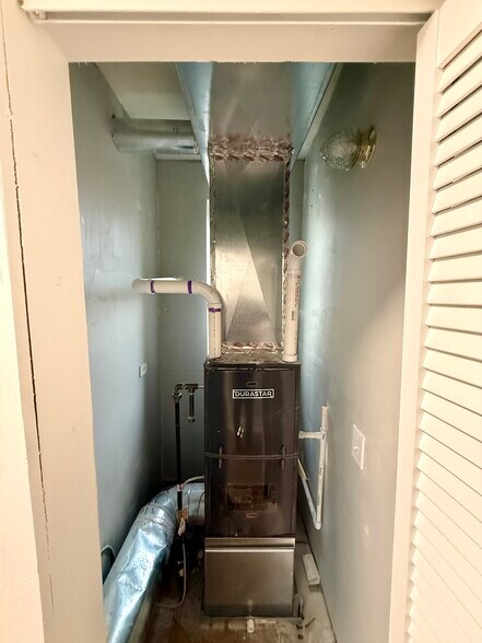 More Photos Of 201 N Laramie Ave, Chicago Apartments For Sale