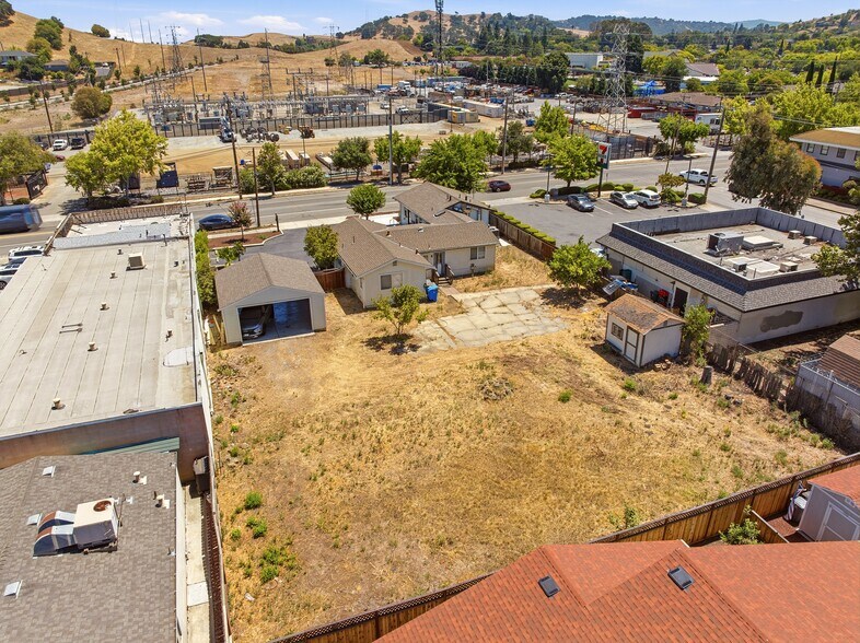 More Photos Of 285 W Main Ave, Morgan Hill Storefront Retail Residential For Sale
