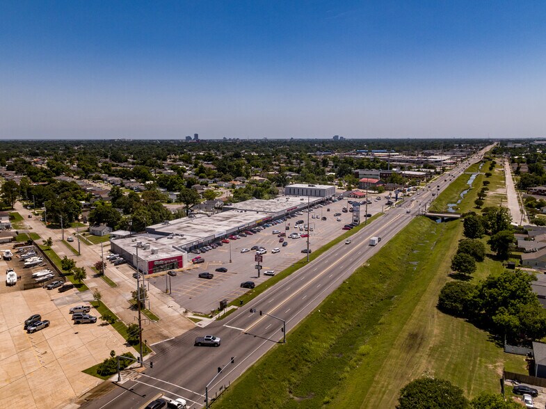More Photos Of 7801-7945 Airline Dr, Metairie Storefront For Sale