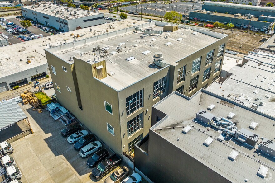 More Photos Of 1250 Missouri St, San Francisco Light Distribution For Lease