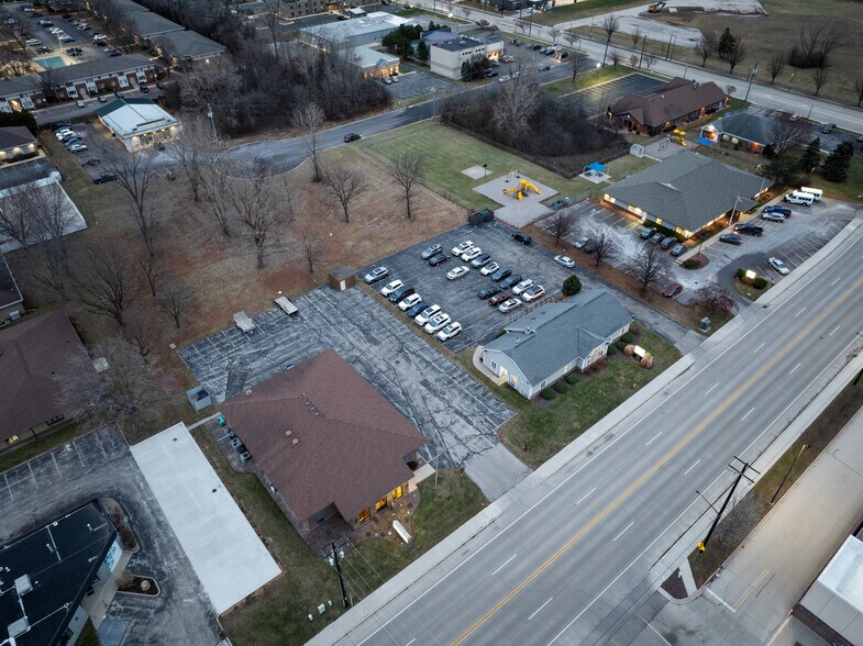 More Photos Of 812 Cormier Rd, Ashwaubenon Office For Lease