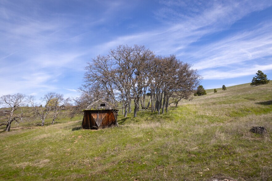 More Photos Of 60 Hartwig Road, Lyle Land For Sale