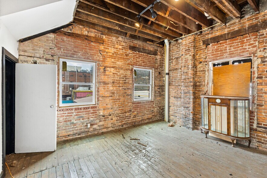More Photos Of 120 E Forsyth St, Jacksonville Unknown For Lease