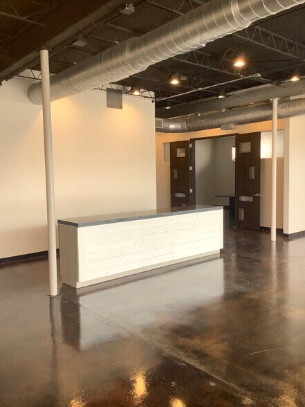 More Photos Of 3304-3316 Beach Blvd, Jacksonville Storefront Retail Office For Lease