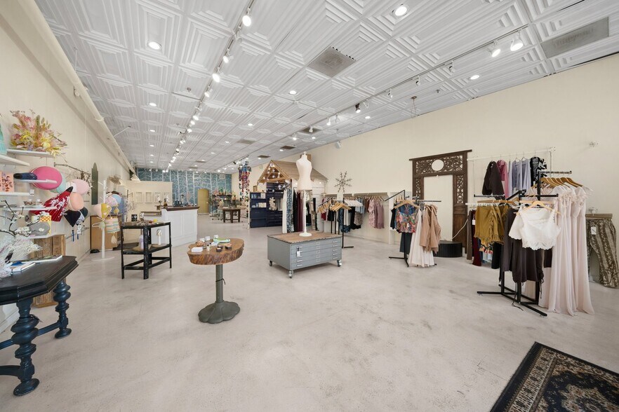 More Photos Of 1211 Pine St, Paso Robles Storefront For Lease