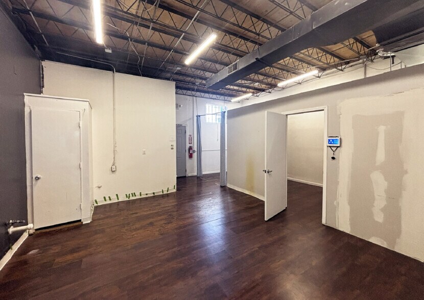 More Photos Of 1005 S St Francis Rd, Santa Fe General Retail For Lease